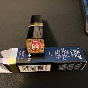 Chanel	Rouge Coco Flash - Hydrating vibrant shine lip colour #118 Freeze